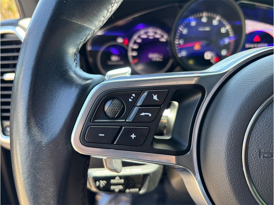 Used 2020 Porsche Cayenne image 29