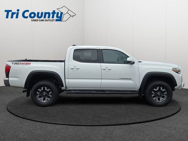 Certified 2019 Toyota Tacoma TRD Off-Road AWD/4WD image 9