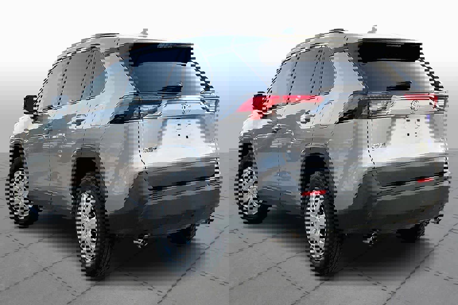 Used 2019 Toyota RAV4 LE image 13