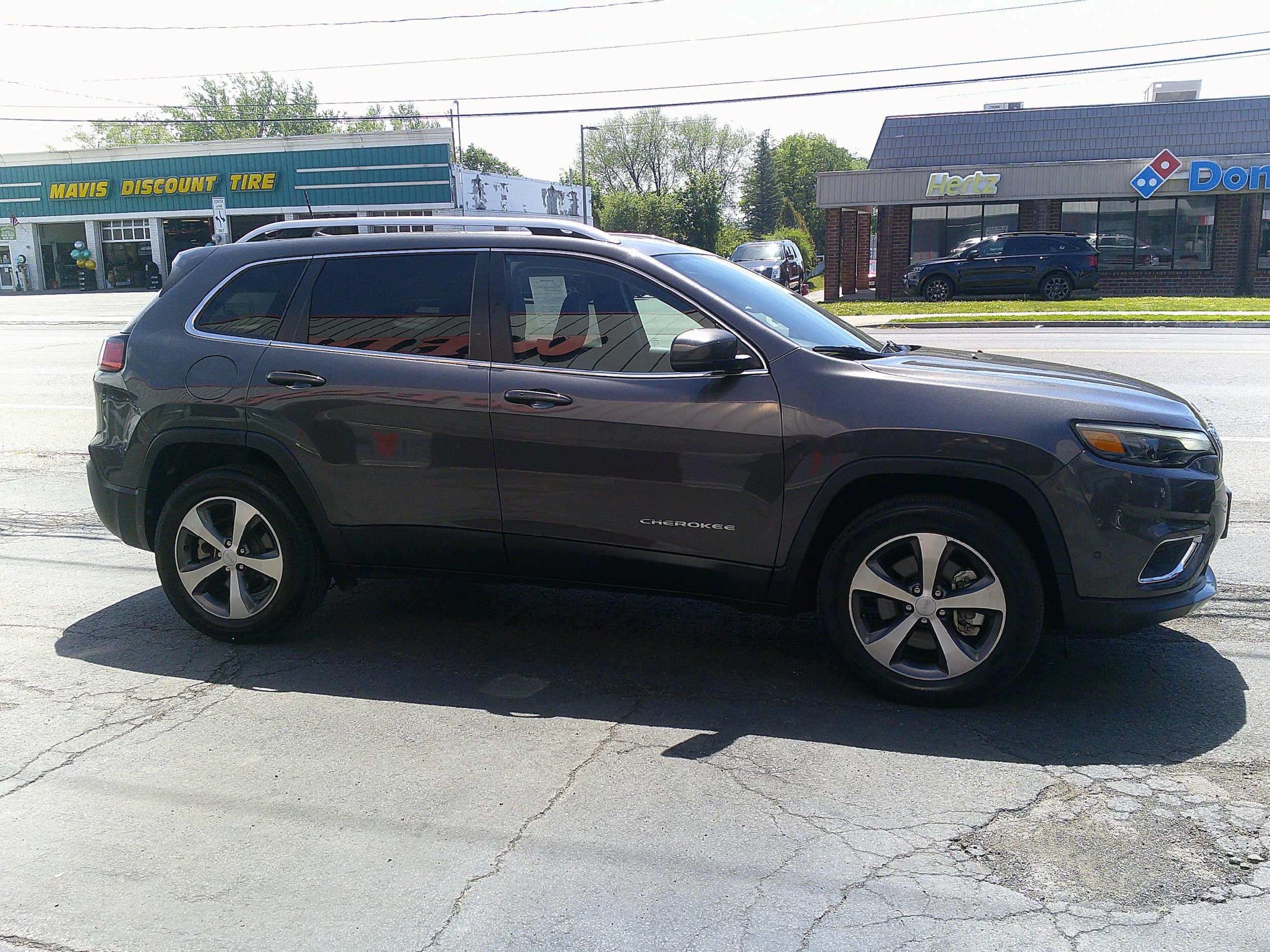 Used 2021 Jeep Cherokee Limited AWD/4WD image 8