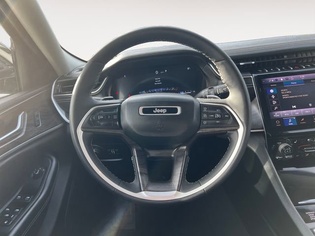Used 2023 Jeep Grand Cherokee Limited w/ Luxury Tech Group II AWD/4WD image 12