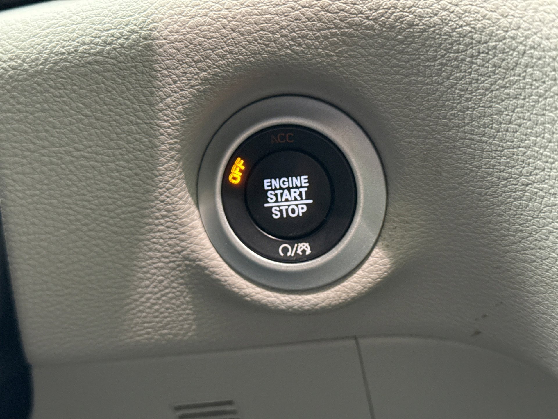 Used 2024 Chrysler Pacifica Touring-L w/ Road Tripper Package image 21