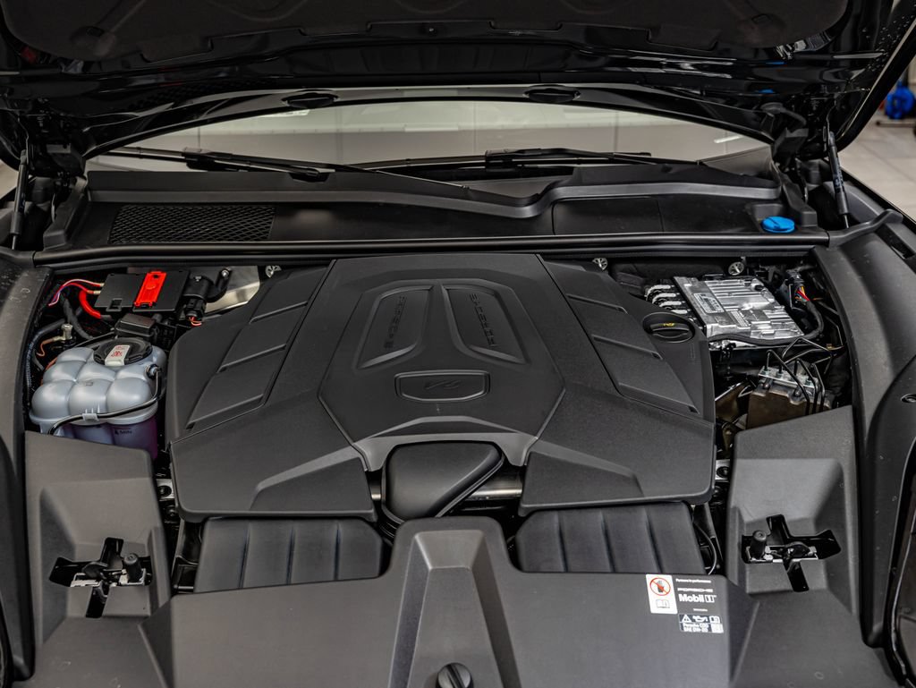 New 2026 Porsche Cayenne Coupe AWD/4WD image 47