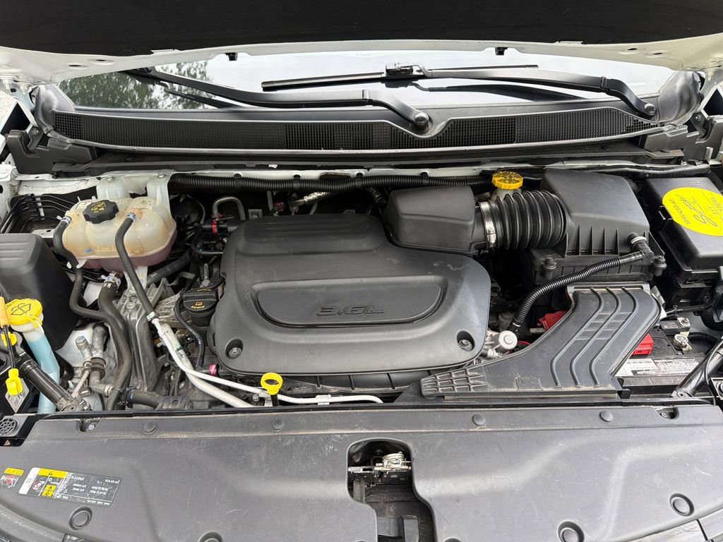 Used 2024 Chrysler Pacifica Limited FWD image 26