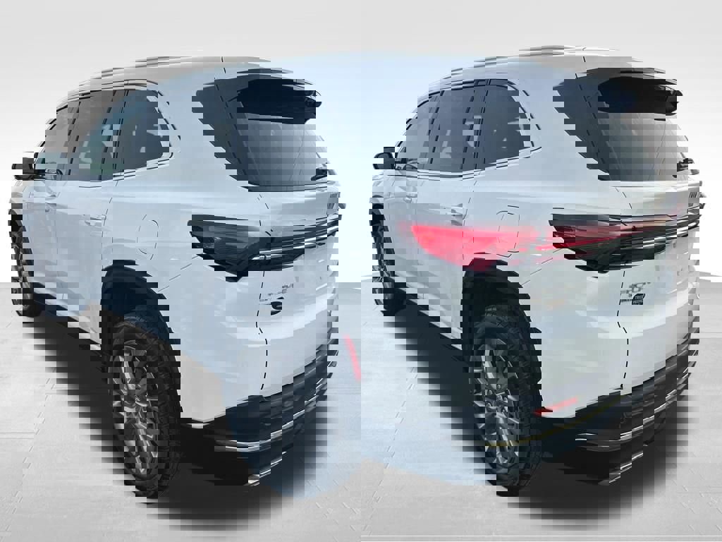 Used 2025 Buick Enclave Preferred AWD/4WD image 6