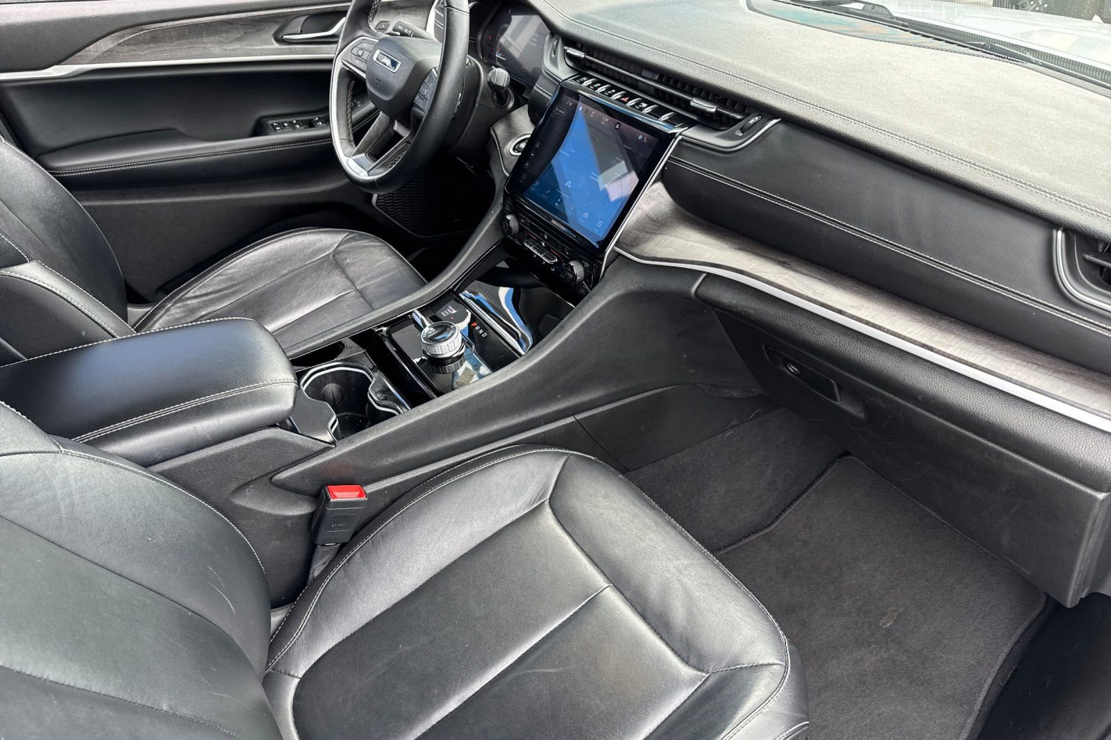 Used 2022 Jeep Grand Cherokee Limited image 19