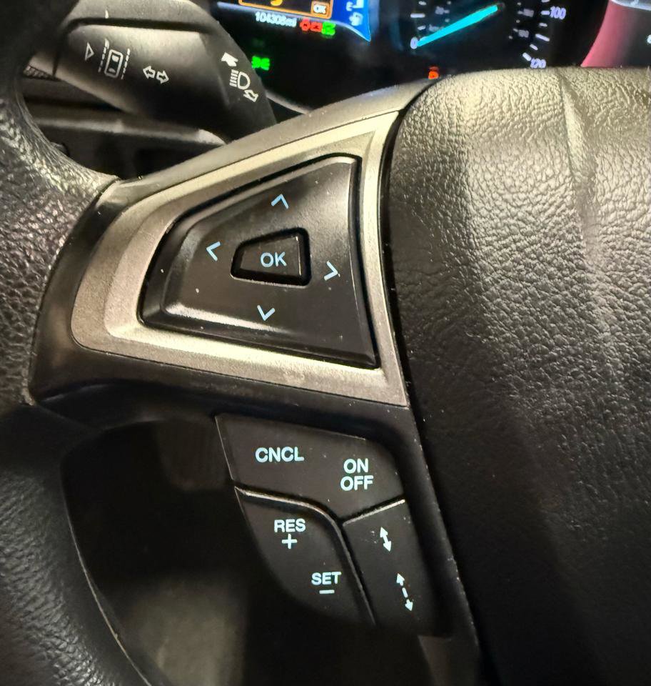 Used 2020 Ford Fusion SE image 24