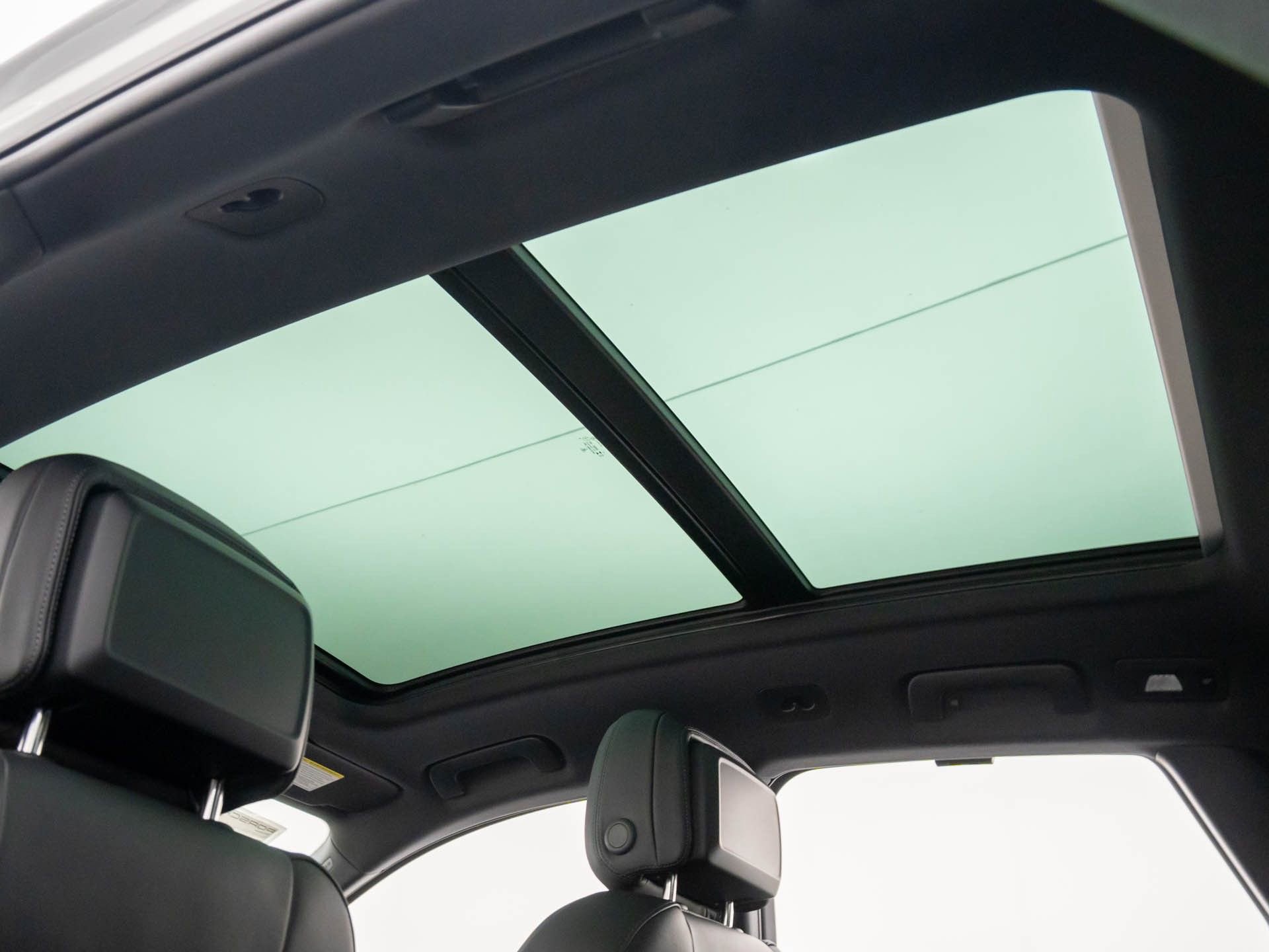 Certified 2026 Porsche Macan image 19