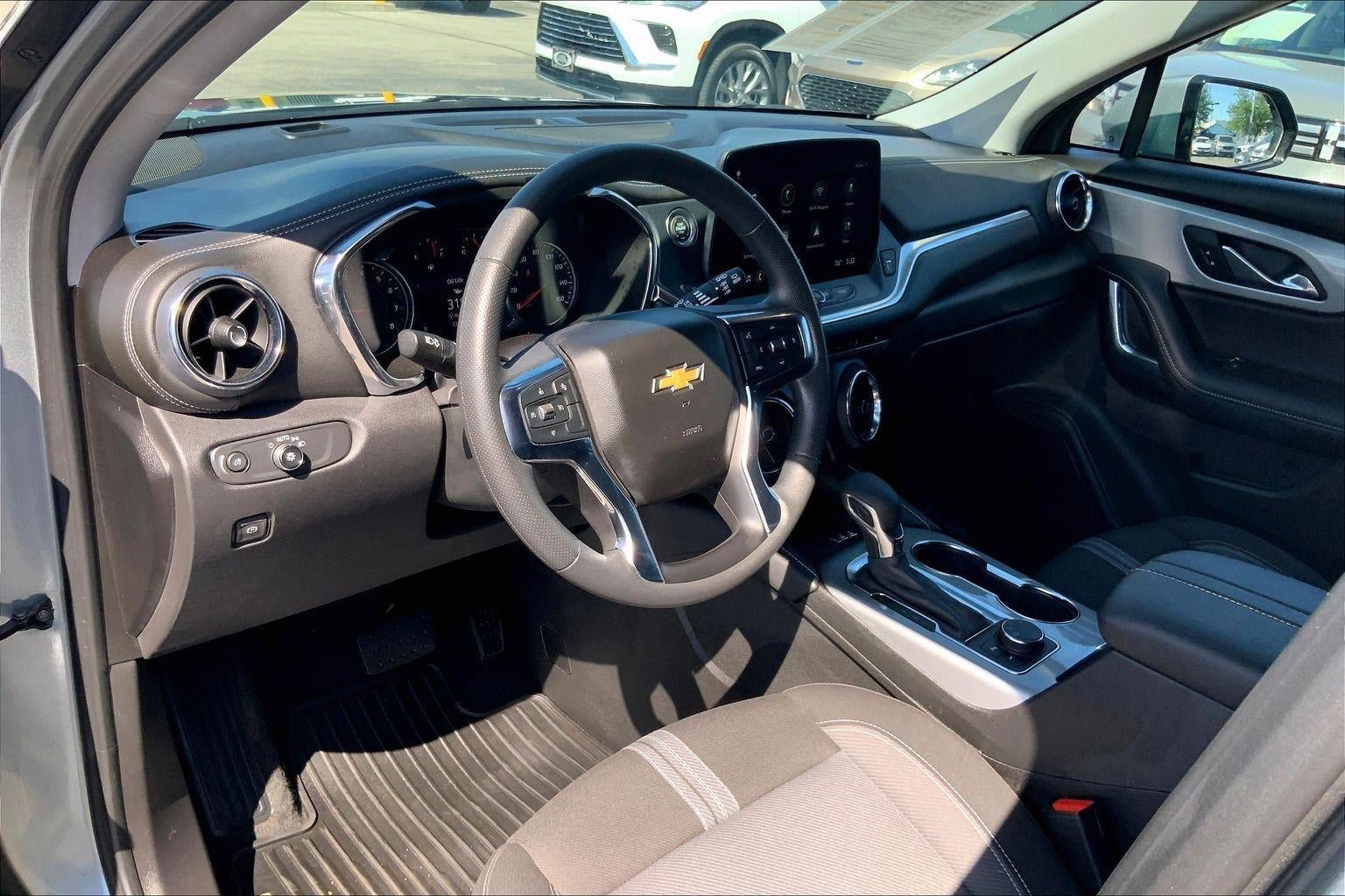 Used 2025 Chevrolet Blazer LT w/ Convenience Package AWD/4WD image 12