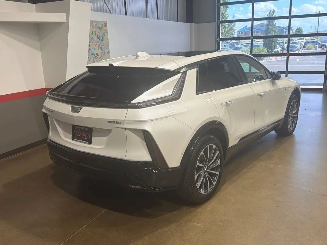 Used 2024 Cadillac Lyriq Sport AWD/4WD image 26