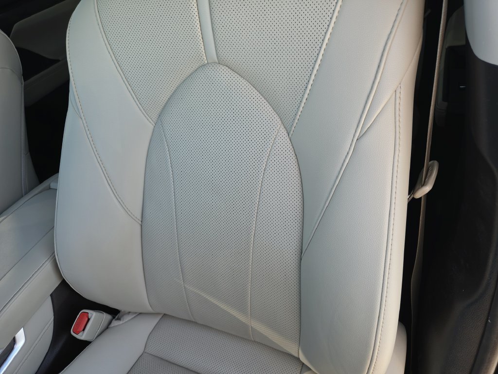 Used 2021 Toyota Highlander Limited FWD image 13