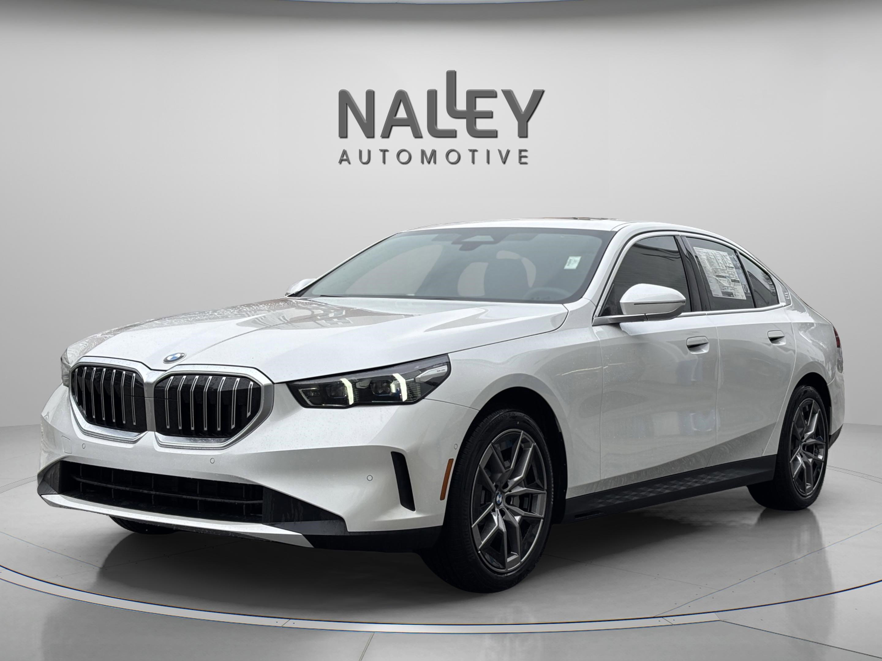 Used 2026 BMW 530i image 1
