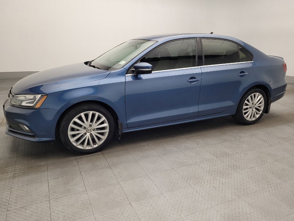 Used 2016 Volkswagen Jetta SEL w/ Lighting Package FWD image 2