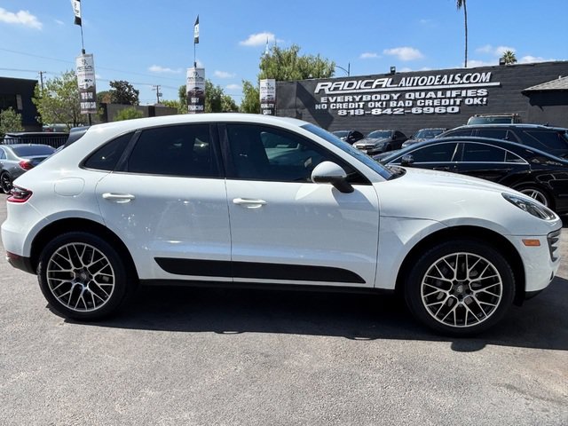Used 2018 Porsche Macan AWD/4WD image 26