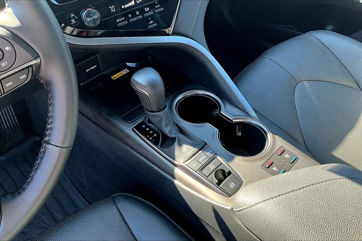Used 2024 Toyota Camry XSE w/ Navigation Package FWD image 18