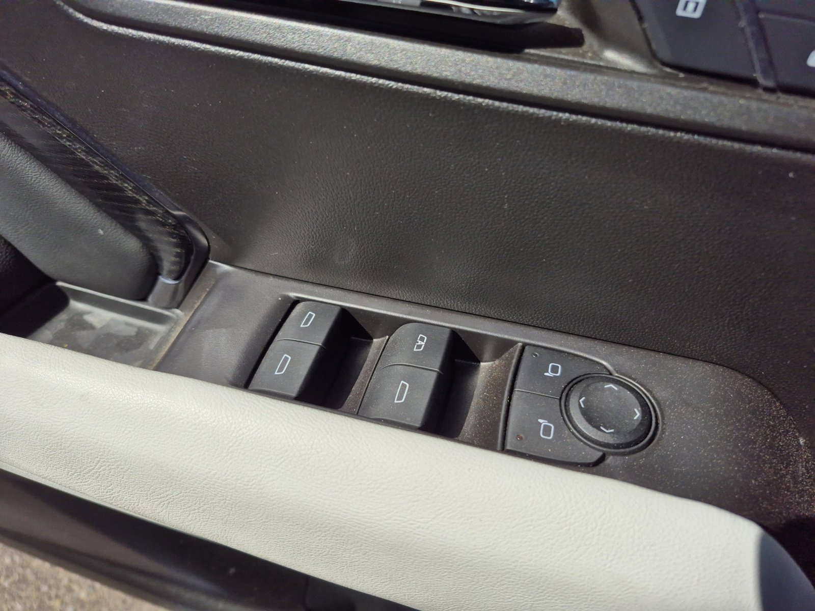 Used 2024 GMC Canyon AT4X image 14