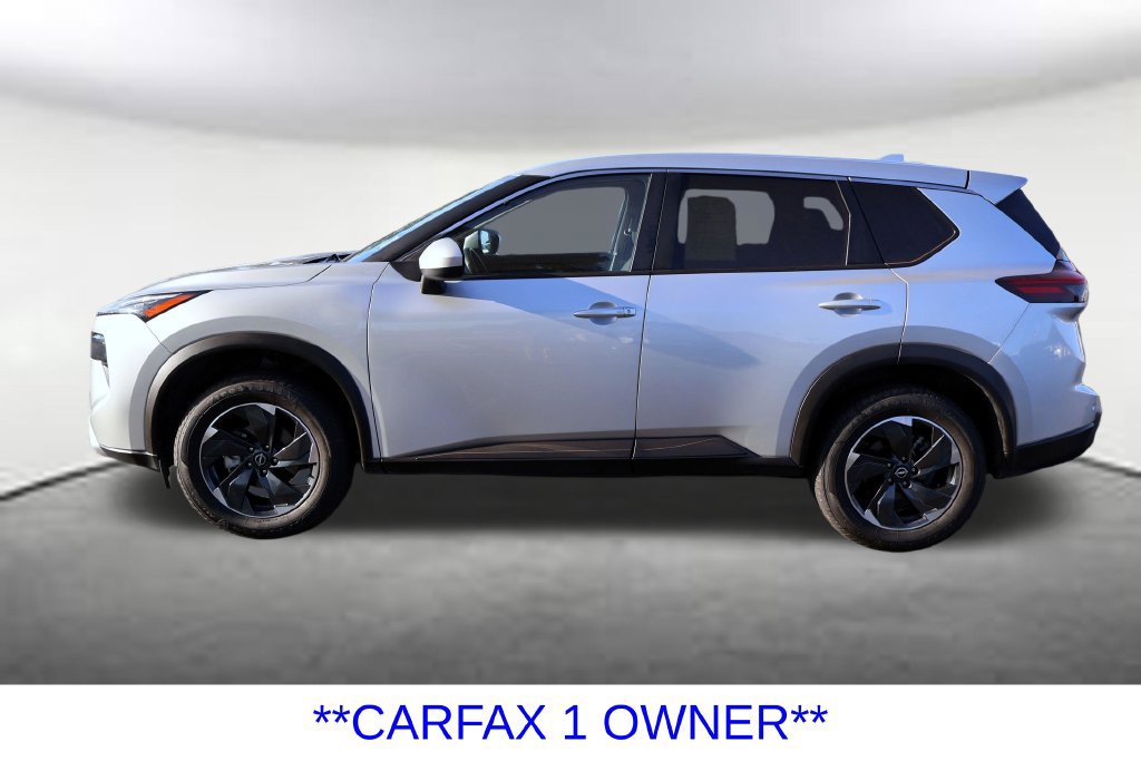 Used 2025 Nissan Rogue SV FWD image 2