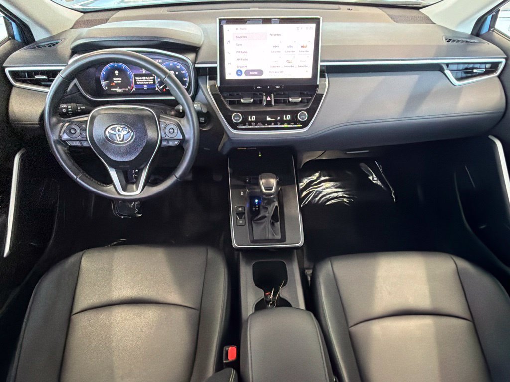 Certified 2026 Toyota Corolla Cross XLE FWD image 33