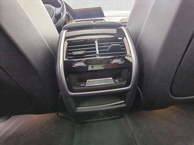 Used 2019 BMW X5 xDrive40i w/ Off-Road Package image 19