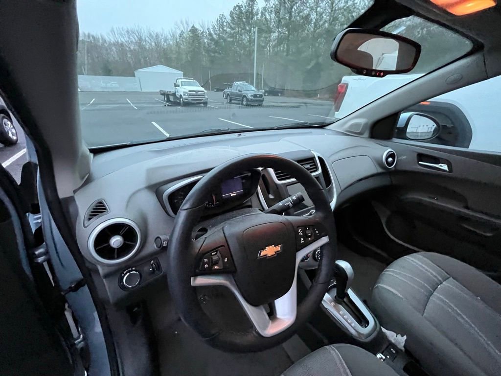 Used 2018 Chevrolet Sonic LT w/ Convenience Package image 9