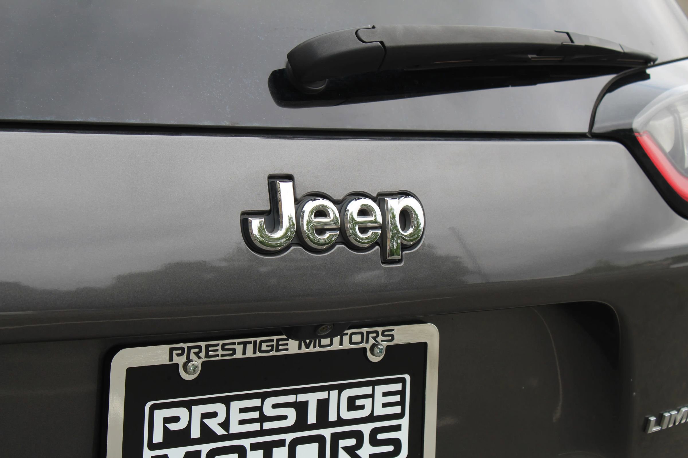 Used 2019 Jeep Cherokee Limited image 42