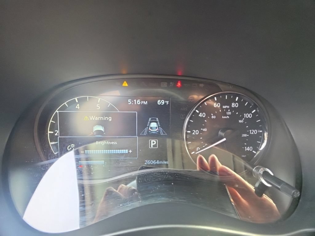 Used 2024 Nissan Kicks SV w/ Interior Electronics Package FWD image 16