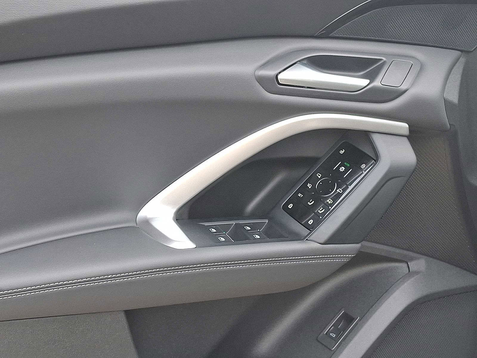 Certified 2025 Audi Q5 Premium AWD/4WD image 10