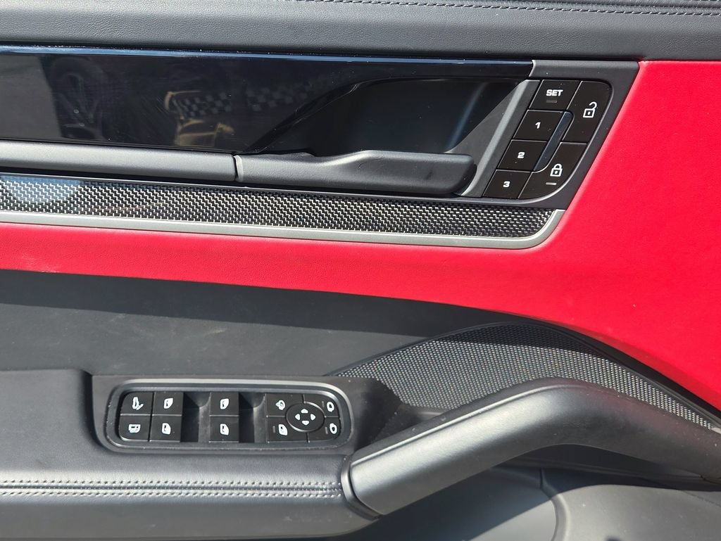 Certified 2025 Porsche Cayenne E-Hybrid AWD/4WD image 7