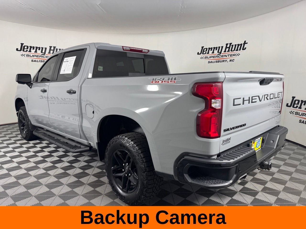 Used 2024 Chevrolet Silverado 1500 LT Trail Boss w/ Convenience Package II AWD/4WD image 10