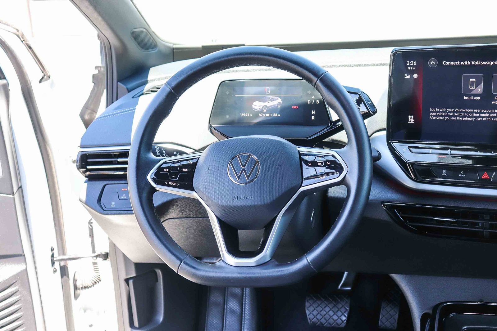 Used 2024 Volkswagen ID.4 2WD image 18