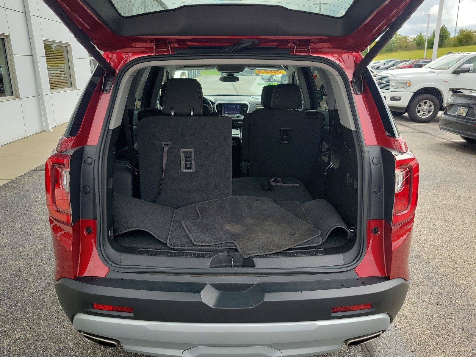 Used 2023 GMC Acadia SLE w/ Driver Convenience Package FWD image 7