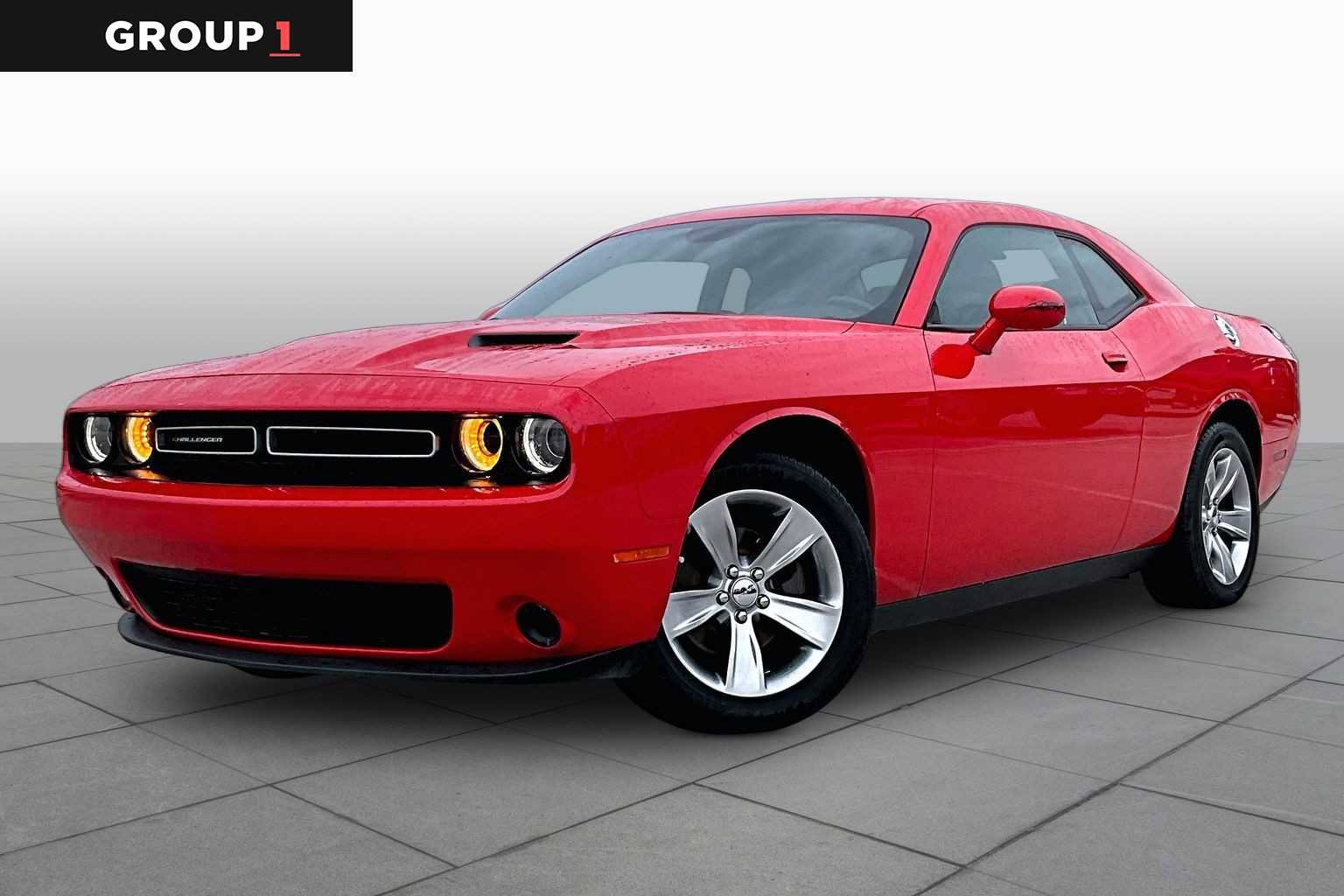 Used 2021 Dodge Challenger SXT RWD image 1