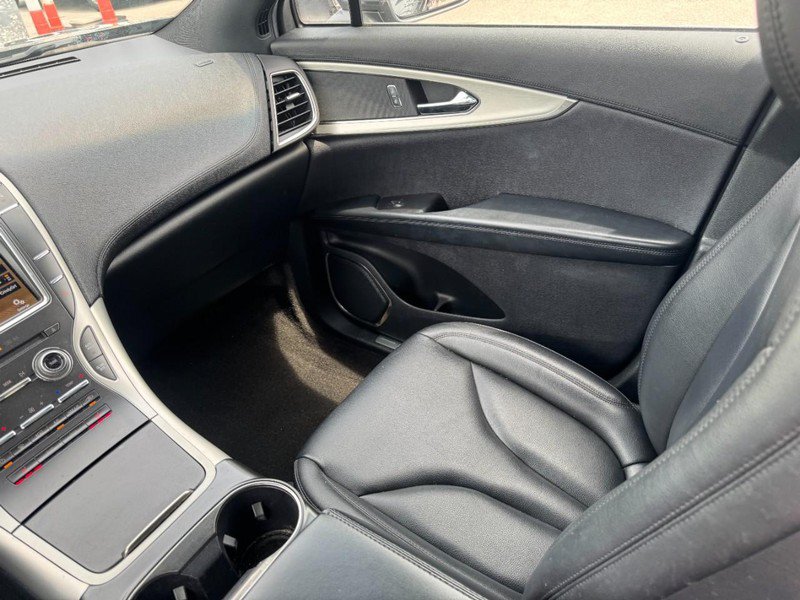 Used 2019 Lincoln Nautilus FWD image 11