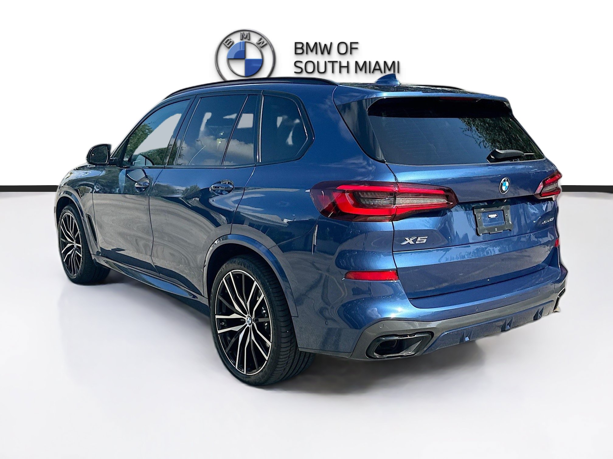 Used 2022 BMW X5 xDrive40i w/ M Sport Package AWD/4WD image 5