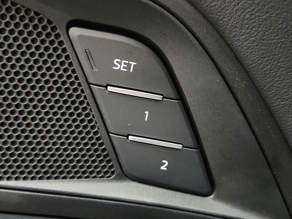 Used 2022 Audi e-tron GT Premium Plus image 24