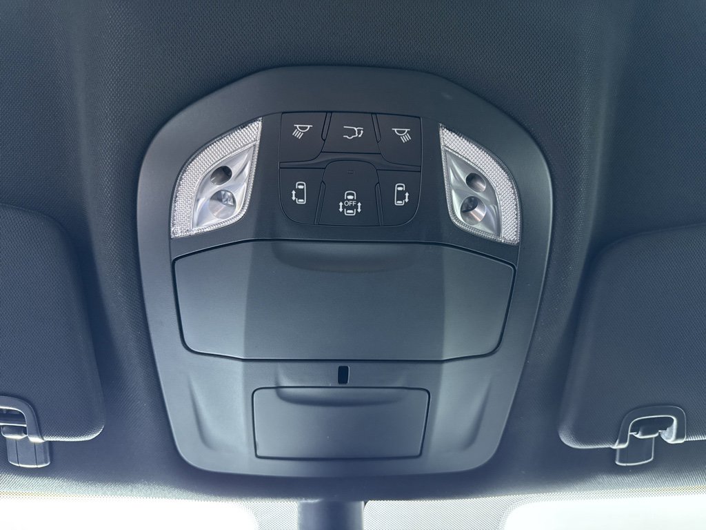 New 2026 Chrysler Voyager LX FWD image 31