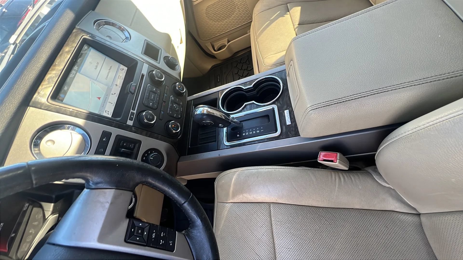 Used 2017 Ford Expedition EL Limited w/ Equipment Group 301A AWD/4WD image 24