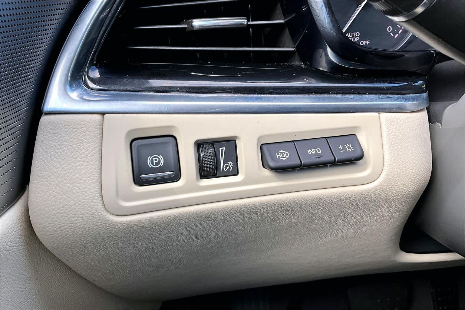 Used 2020 Cadillac XT6 Premium Luxury FWD image 34