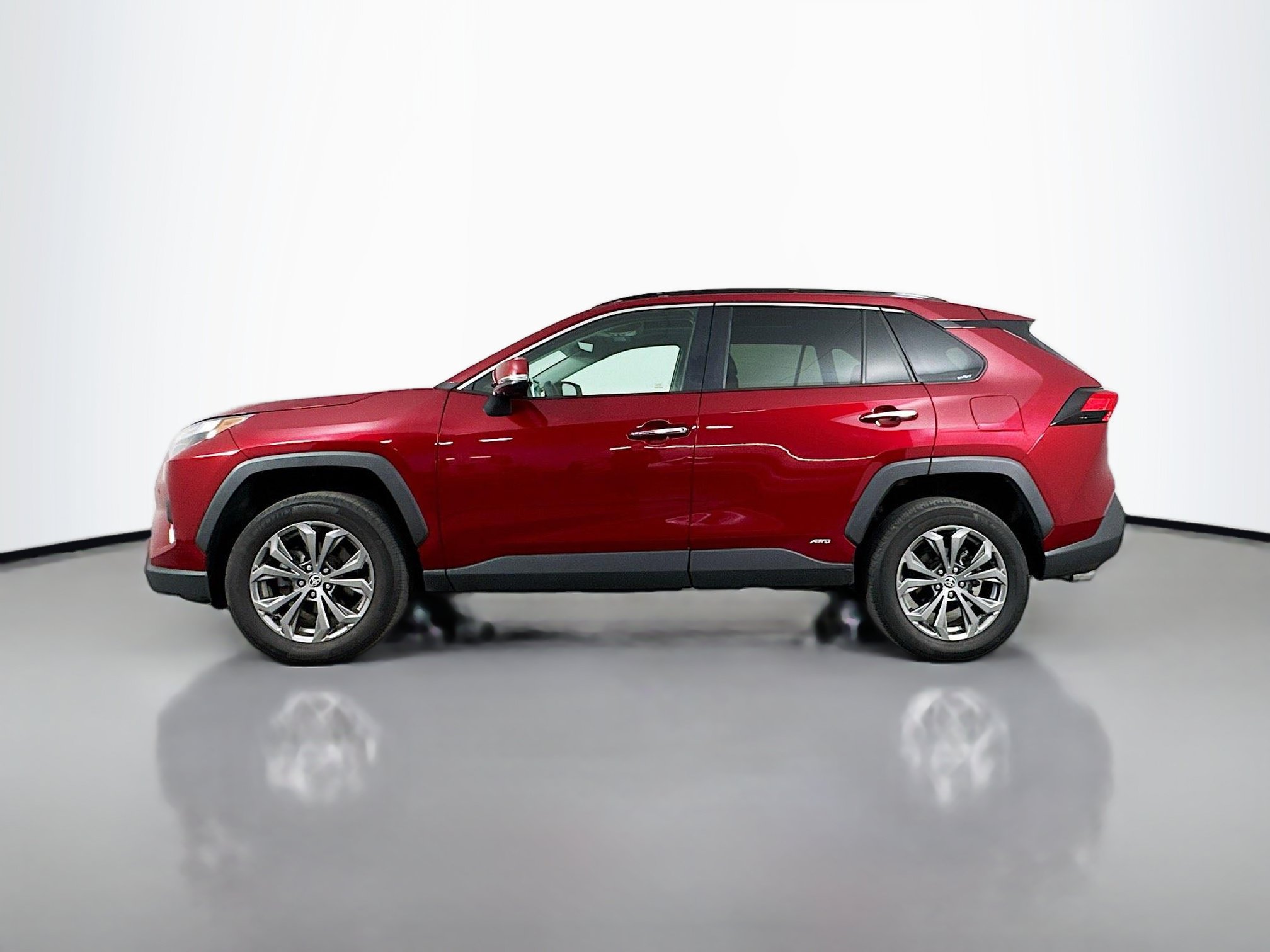 Certified 2022 Toyota RAV4 Limited AWD/4WD image 4