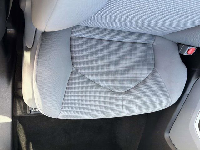 Used 2023 Toyota Highlander L image 16