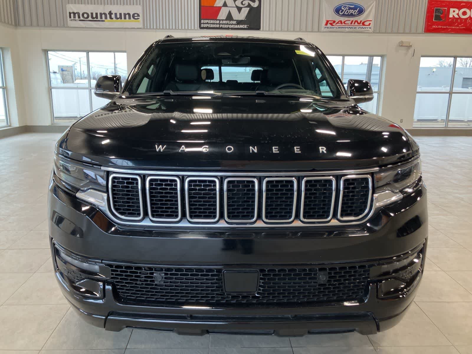 Used 2024 Jeep Wagoneer Series III AWD/4WD image 2
