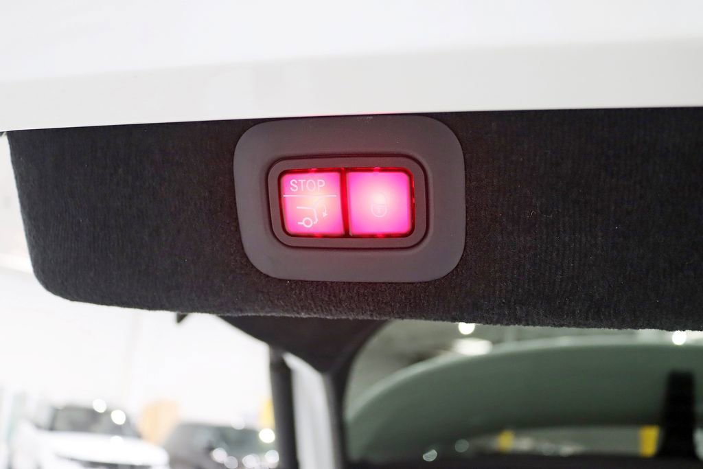 Used 2021 Aston Martin DBX AWD/4WD image 43