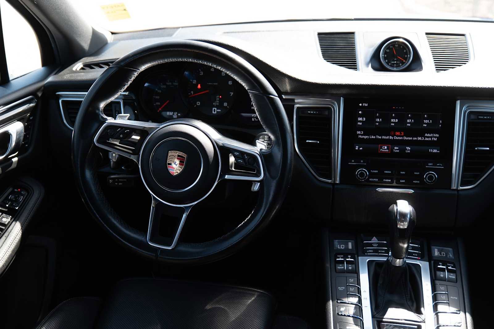 Used 2017 Porsche Macan image 28