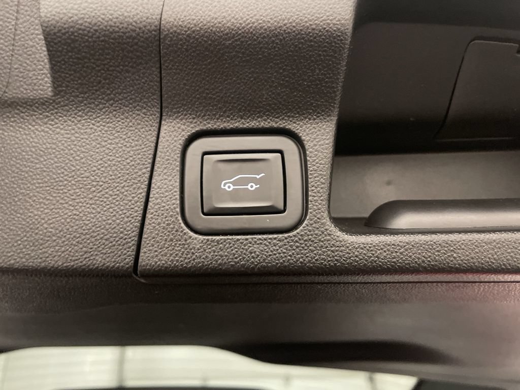 Used 2021 GMC Acadia SLT AWD/4WD image 32