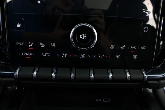 New 2026 GMC Yukon AT4 w/ AT4 Premium Plus Package AWD/4WD image 8