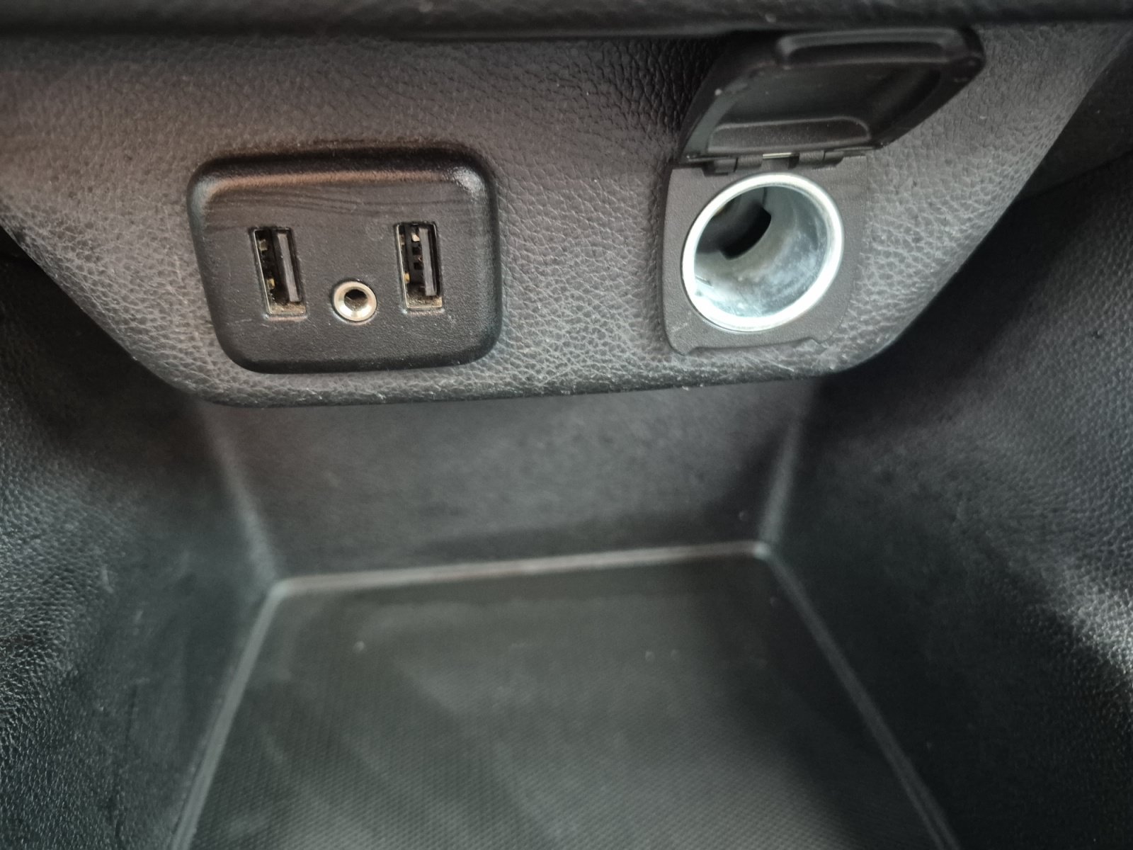 Used 2018 Chevrolet Traverse LS FWD image 34