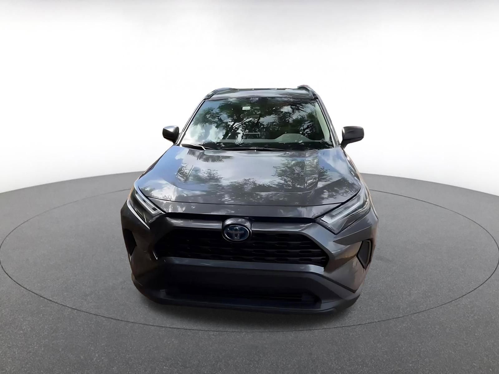 Used 2024 Toyota RAV4 LE AWD/4WD image 3