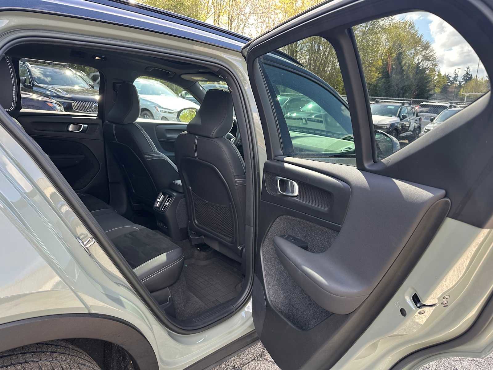 Certified 2023 Volvo XC40 Recharge Ultimate w/ Protection Package Premier AWD/4WD image 14