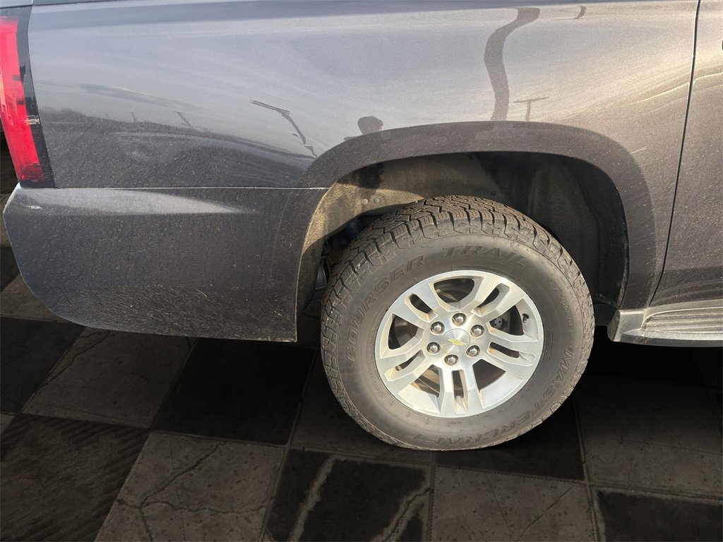 Used 2018 Chevrolet Suburban LT image 8