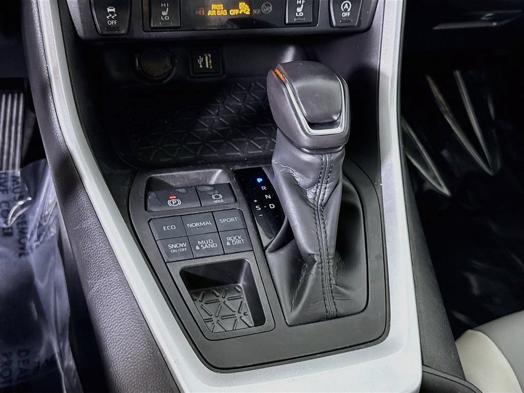 Certified 2023 Toyota RAV4 XLE Premium AWD/4WD image 10